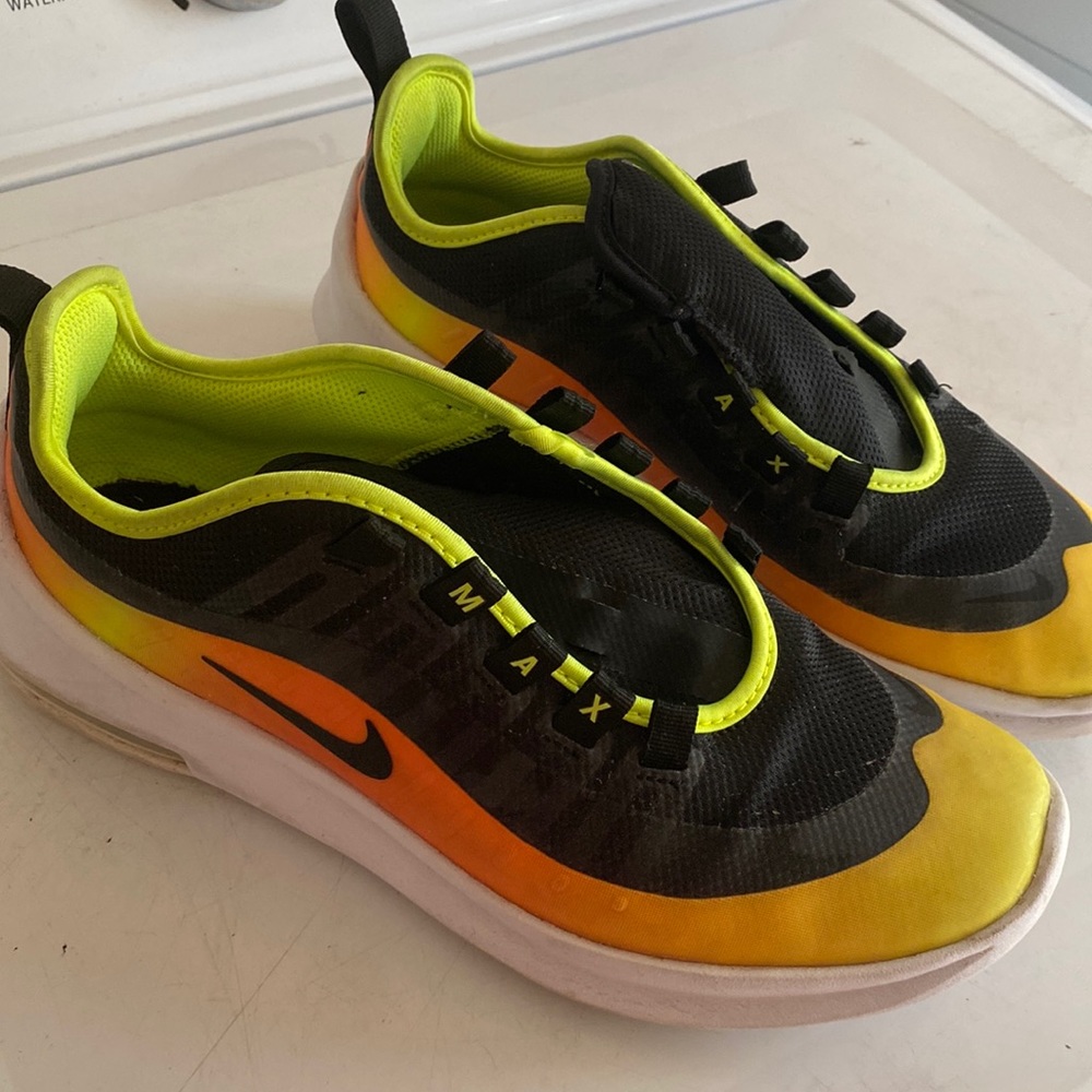 Nike size 7 boys